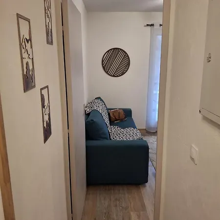 Petit Ours I N10 2p5 * ألو